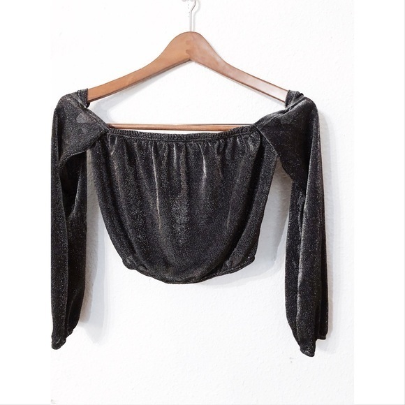 Fashion Nova Tops - Fashion Nova metallic off the shoulder crop top nwot